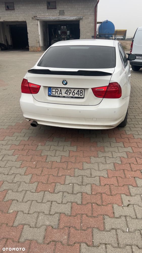 BMW Seria 3 318i Edition Exclusive - 4