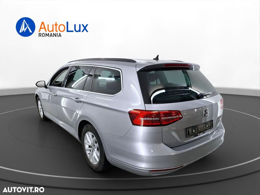 Volkswagen Passat 1.6 TDI SCR DSG Comfortline - 3