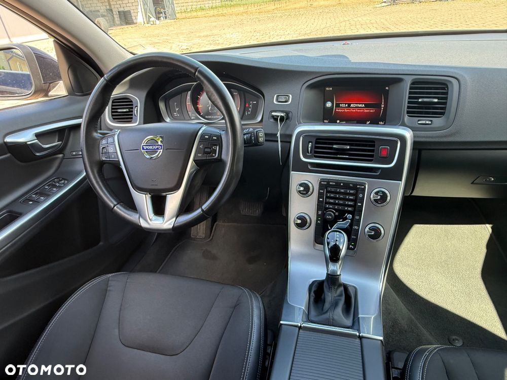 Volvo V60 T2 Geartronic Kinetic - 22