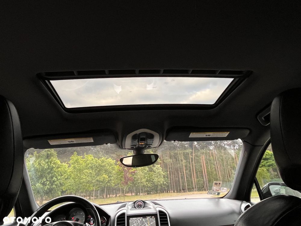 Porsche Cayenne - 25