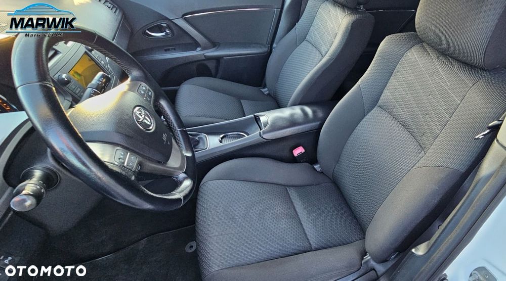 Toyota Avensis - 11