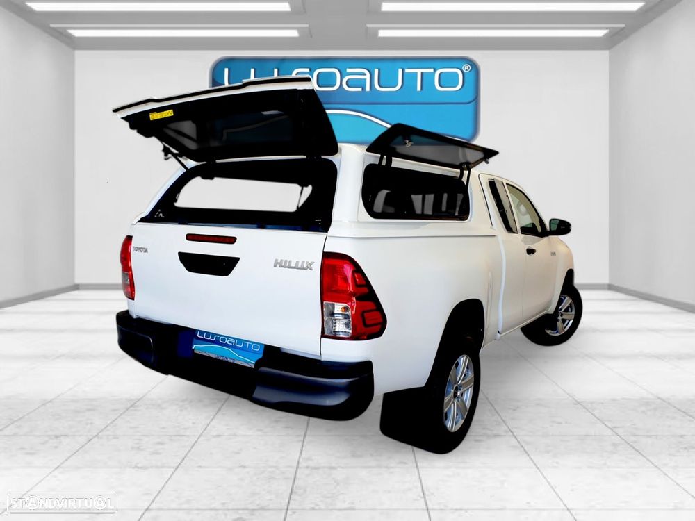 Toyota Hilux 2.4 D-4D 2WD CD - 10