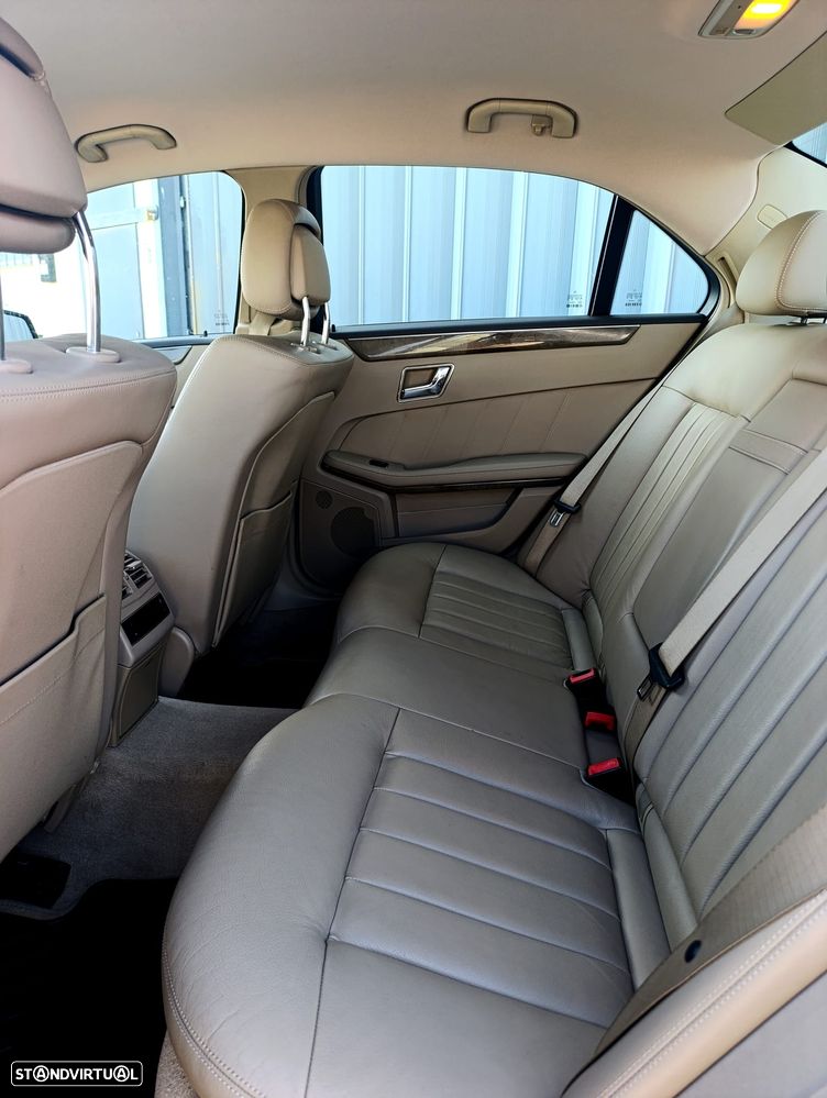 Mercedes-Benz E 250 CDI Elegance BlueEfficiency Auto. - 12