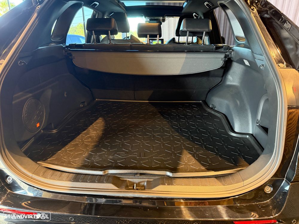 Toyota RAV4 2.5 HDF Black Edition - 32