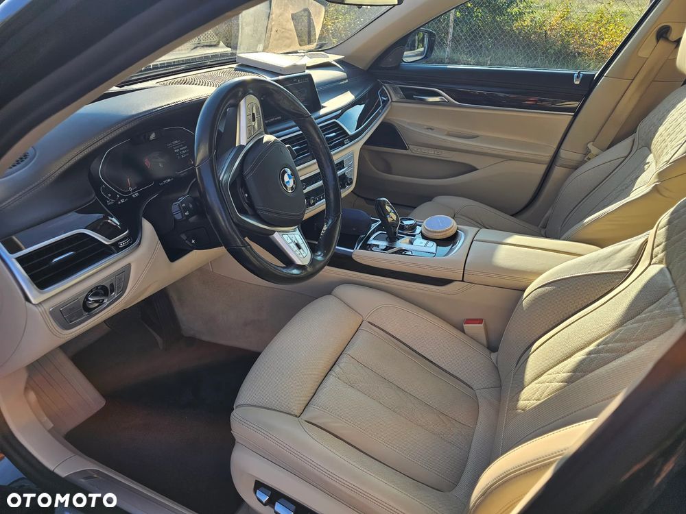 BMW Seria 7 730d mHEV - 20