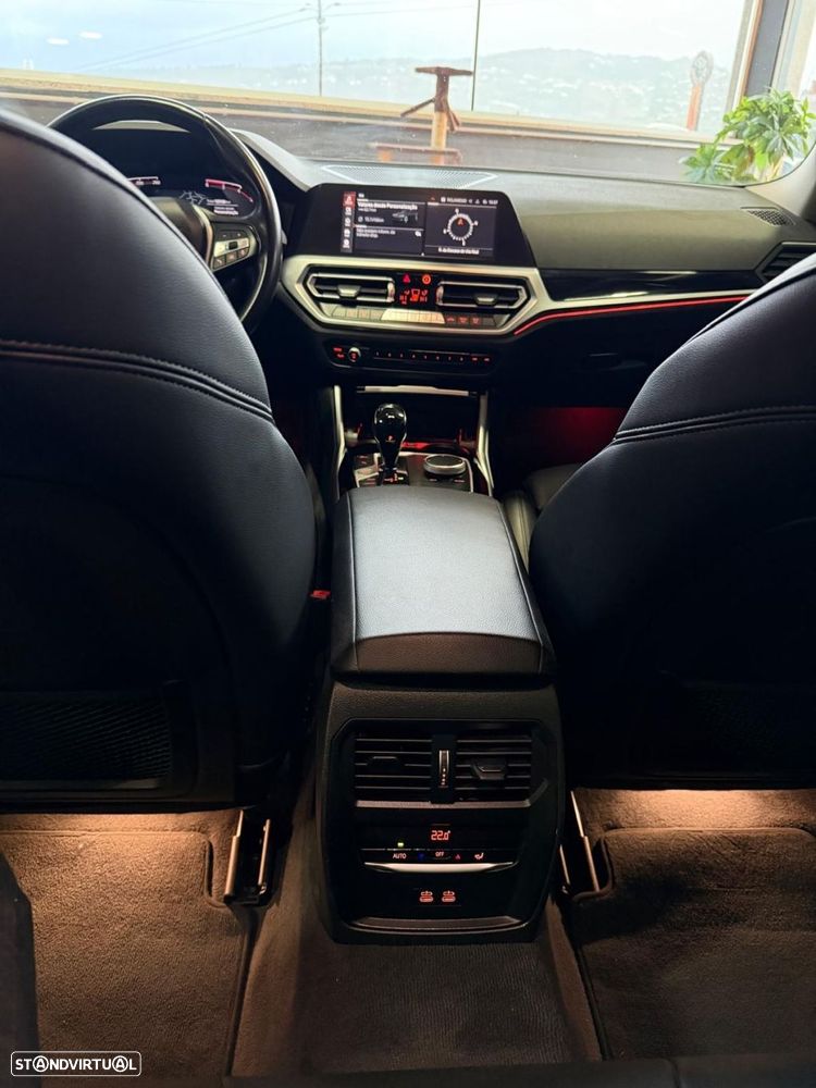 BMW 318 d Pack Desportivo M Auto - 4
