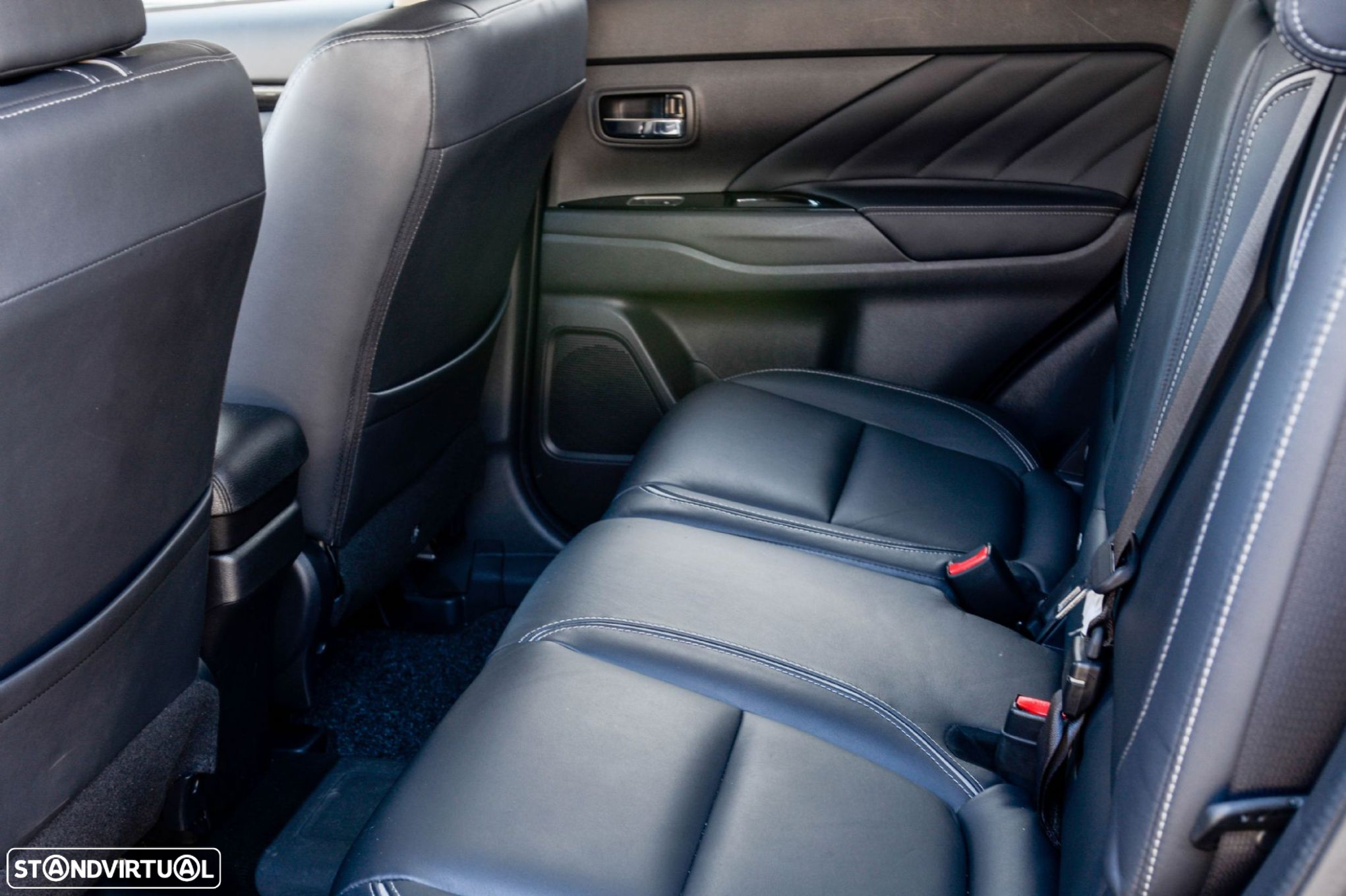 Mitsubishi Outlander 2.4 PHEV Instyle - 15