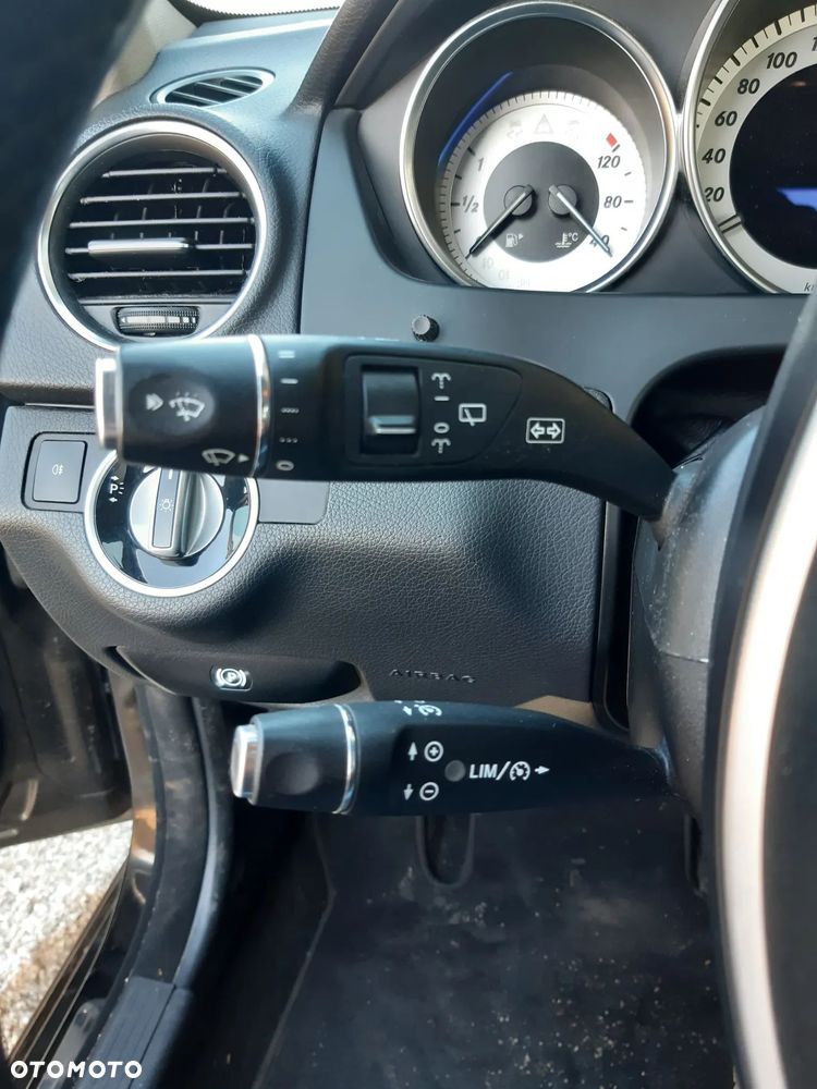 Mercedes-Benz Klasa C 200 CGI Automatik BlueEFFICIENCY Avantgarde - 14