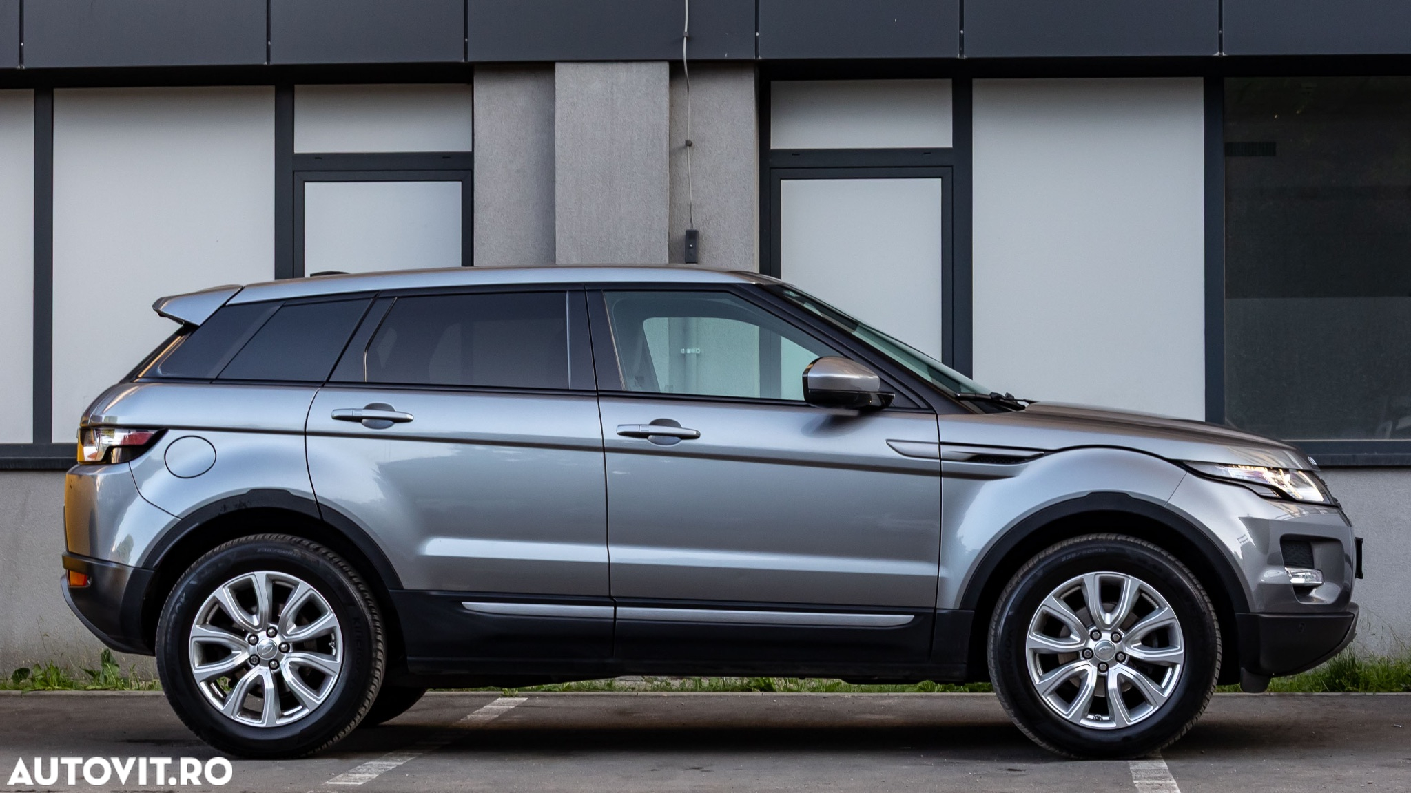 Land Rover Range Rover Evoque - 14