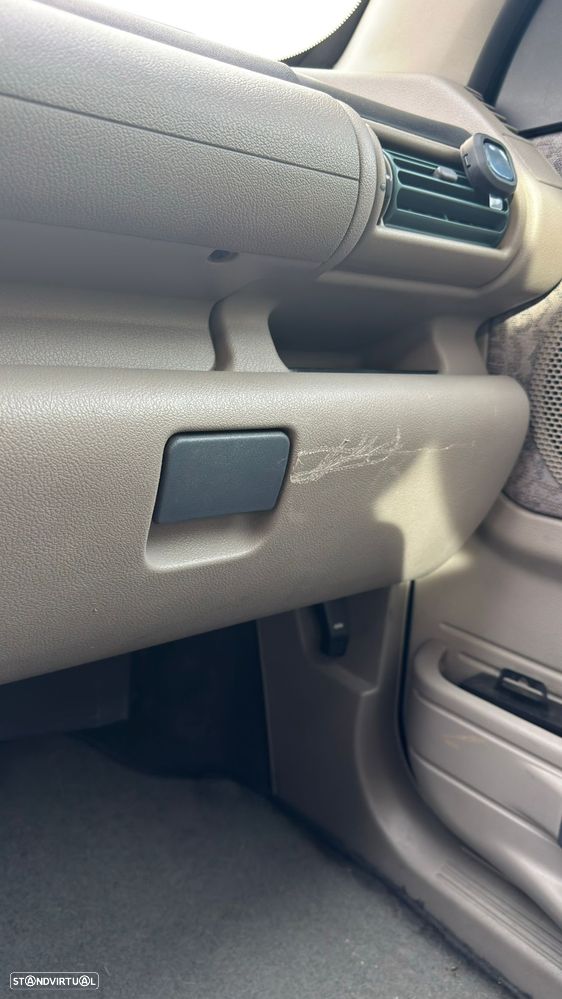 Land Rover Freelander 2.0 di - 9