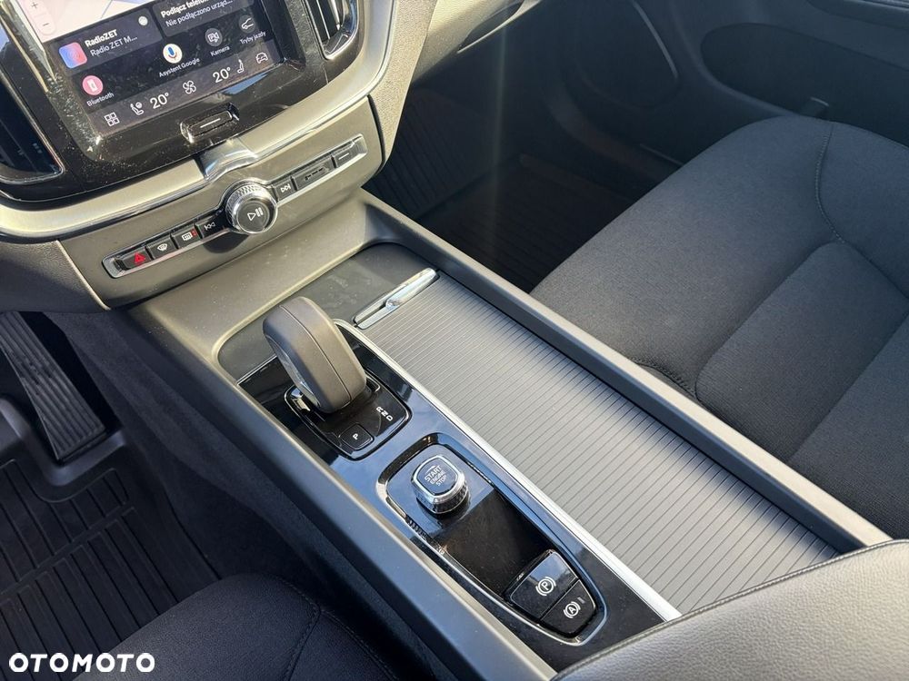 Volvo XC 60 B4 D AWD Momentum Pro - 20