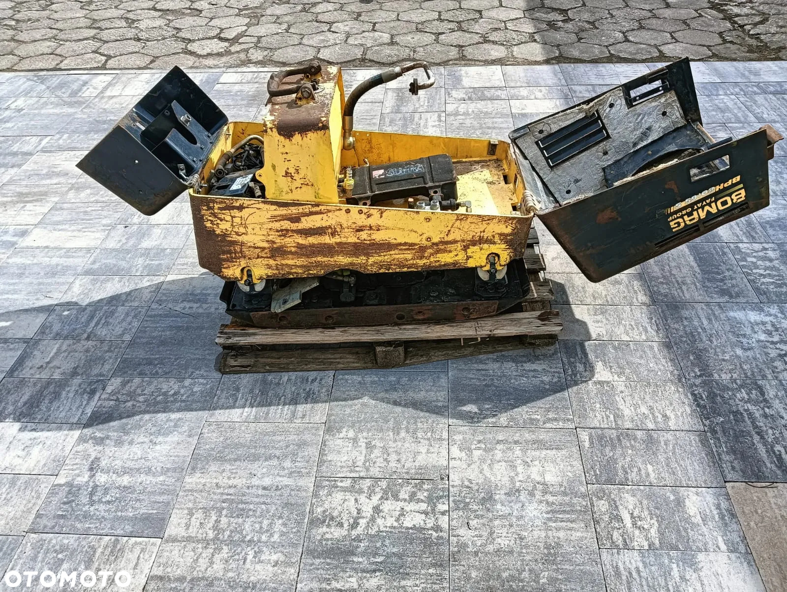 Płyta wibracyjna stopa ZAGĘSZCZARKA REWERSYJNA BOMAG BPH 80/65 S - 4
