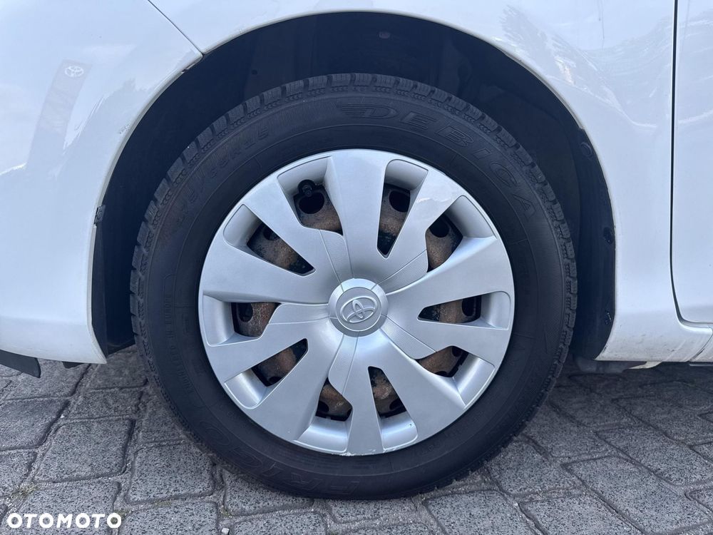 Toyota Yaris - 10