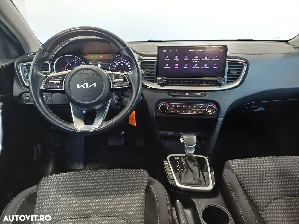 Kia Ceed - 8