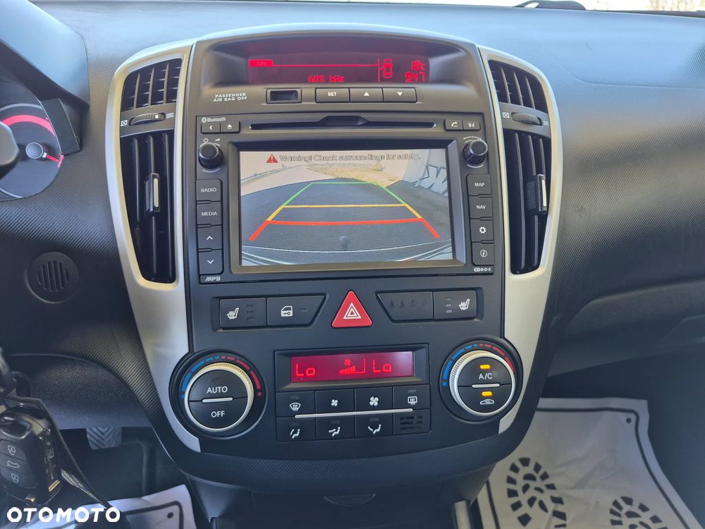 Kia Ceed - 16