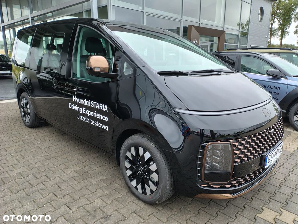 Hyundai Staria 1.6 T-GDI HEV Luxury - 13