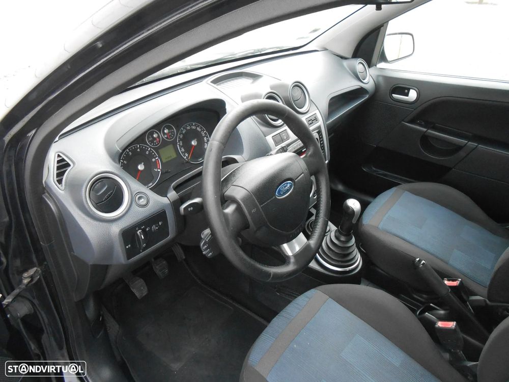 Ford Fiesta 1.25 Trend - 12