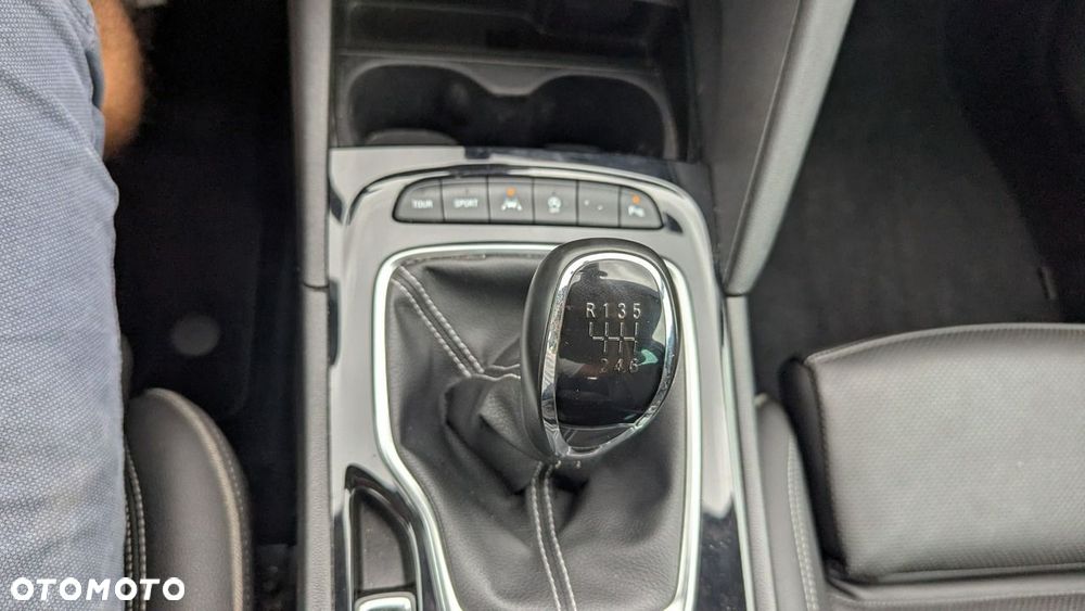 Opel Insignia - 26
