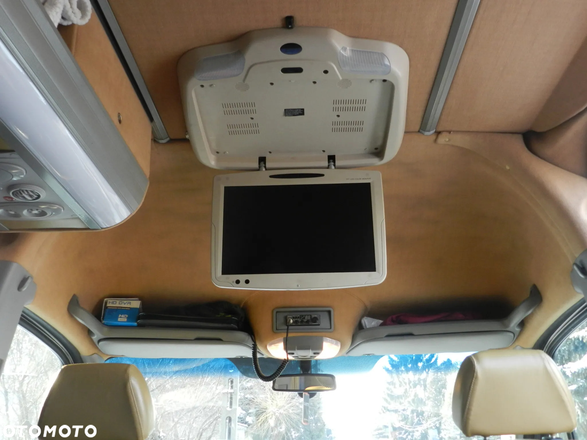 Mercedes-Benz Sprinter - 12