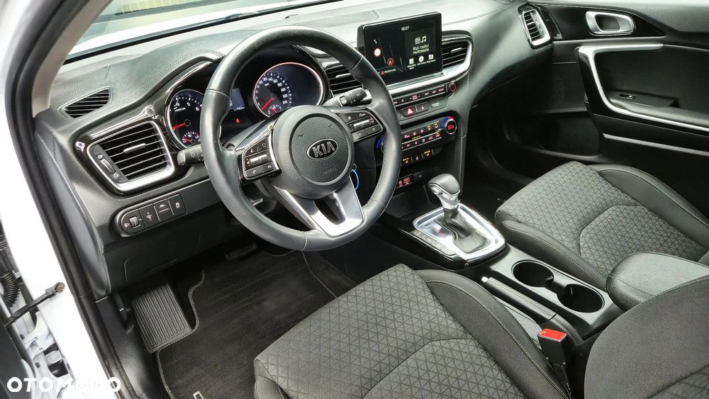 Kia Ceed 1.4 T-GDI DCT OPF Vision - 17