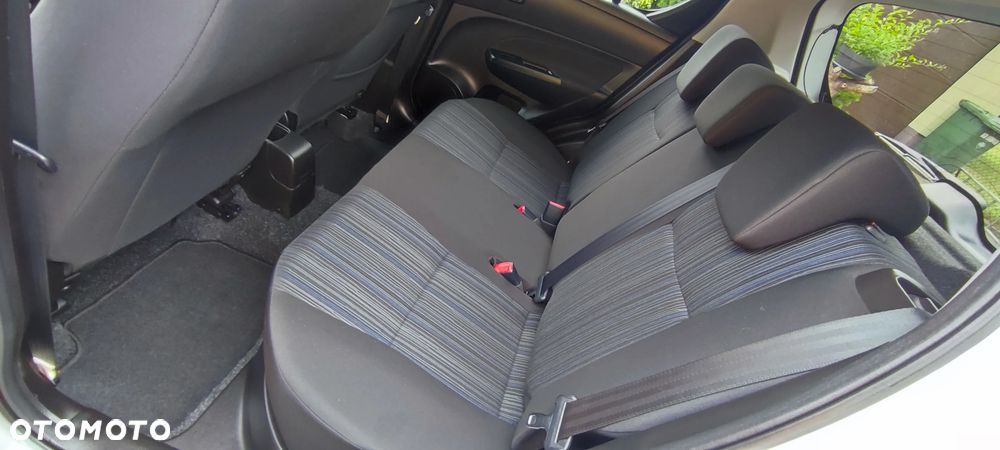 Suzuki Swift 1.2 Premium - 25