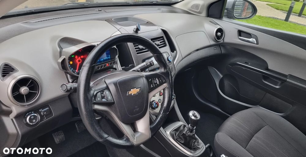 Chevrolet Aveo 1.6 LTZ - 13
