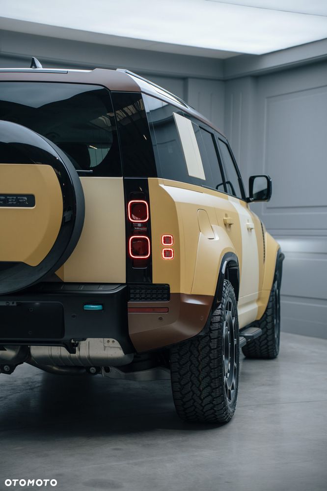 Land Rover Defender - 5