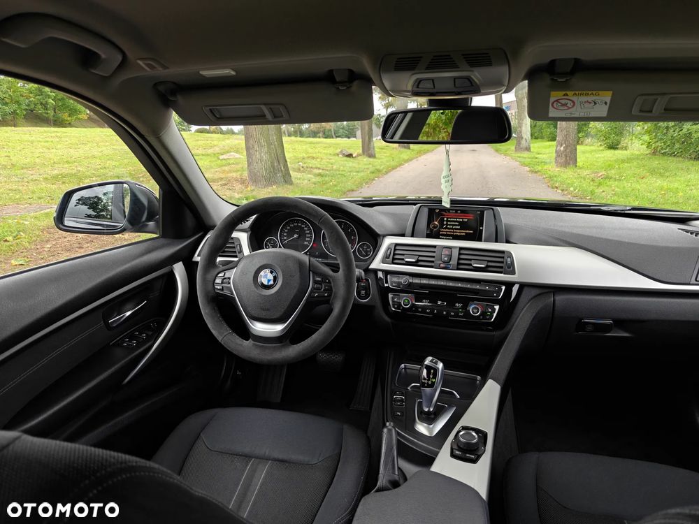 BMW Seria 3 318d Edition M Sport Shadow - 16