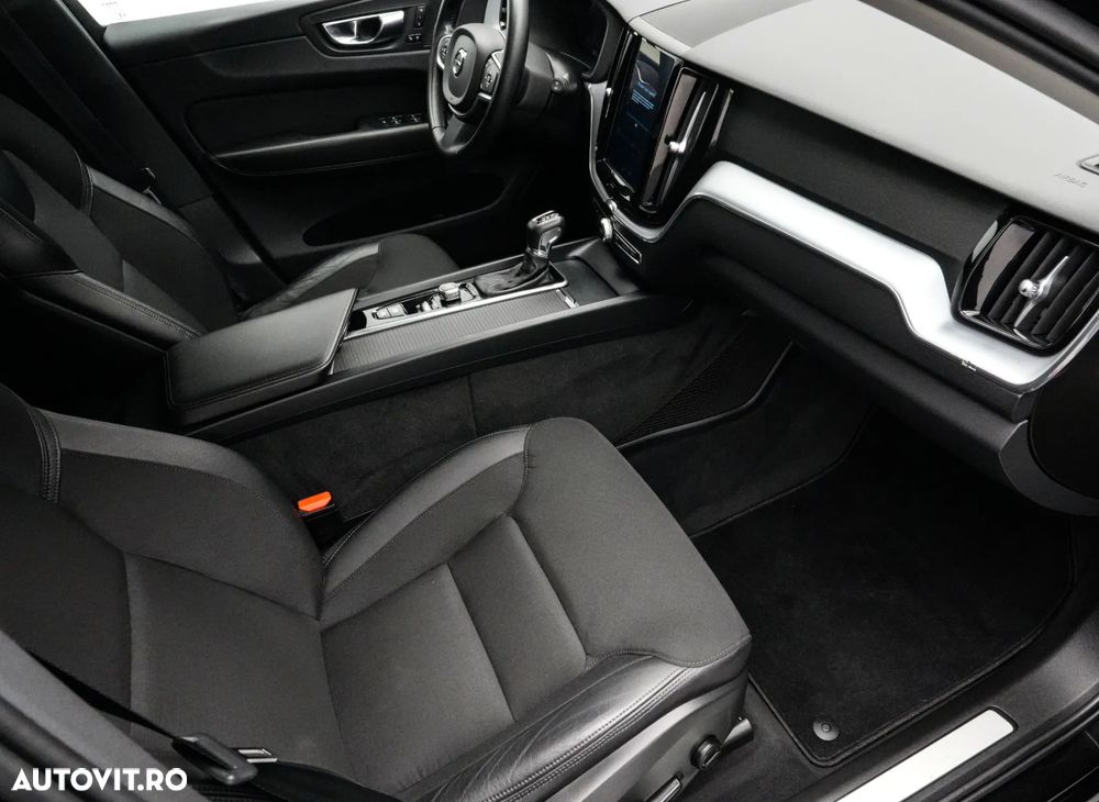 Volvo XC 60 D4 Momentum Pro - 12
