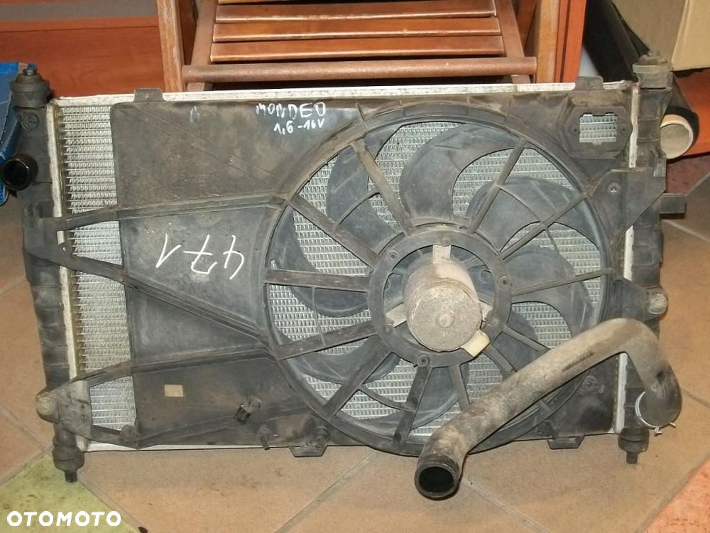 Chłodnica z wentylatorem Ford Mondeo Mk1 1.6 16V - 1