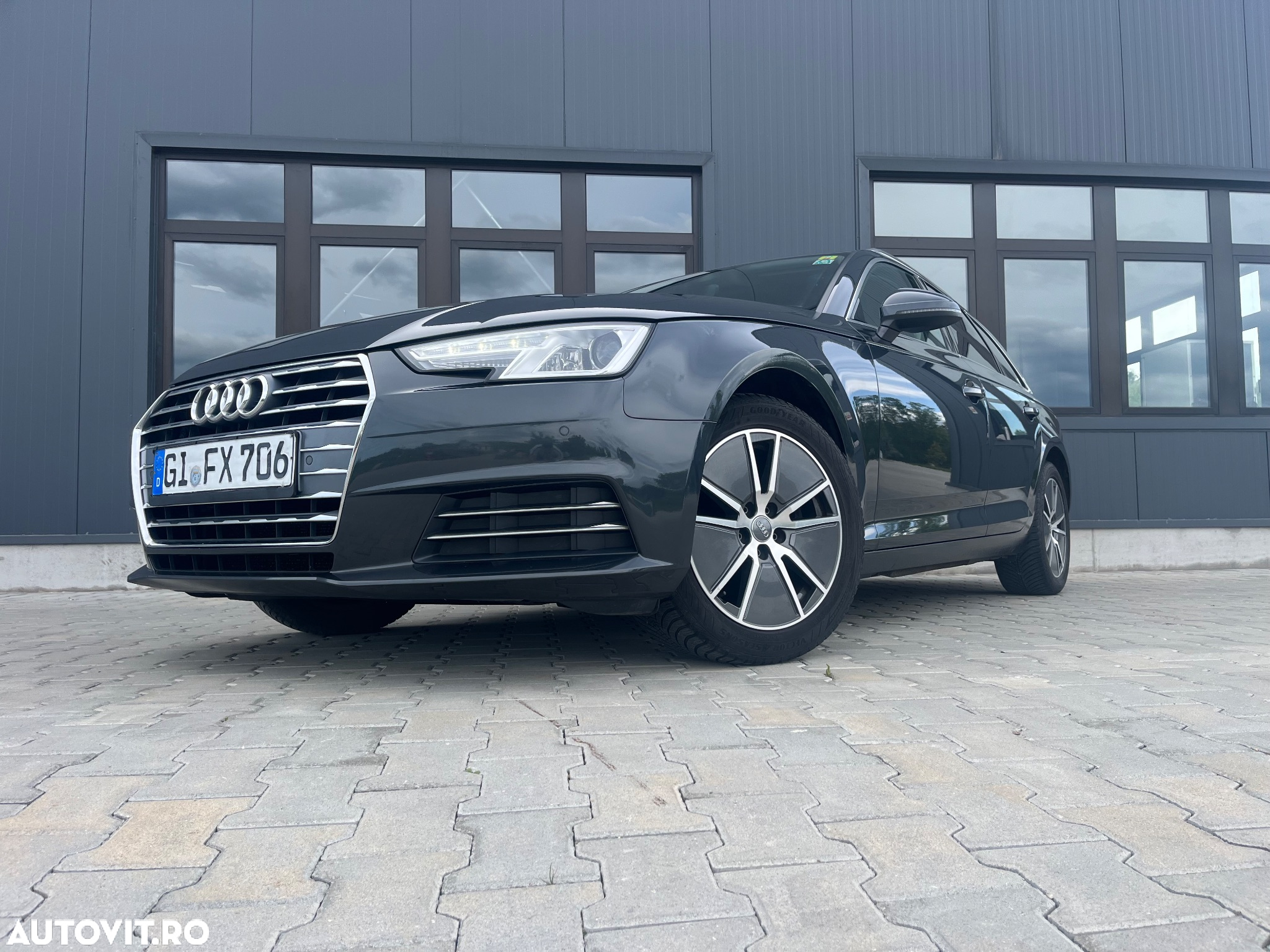 Audi A4 Avant 2.0 TDI Design - 29