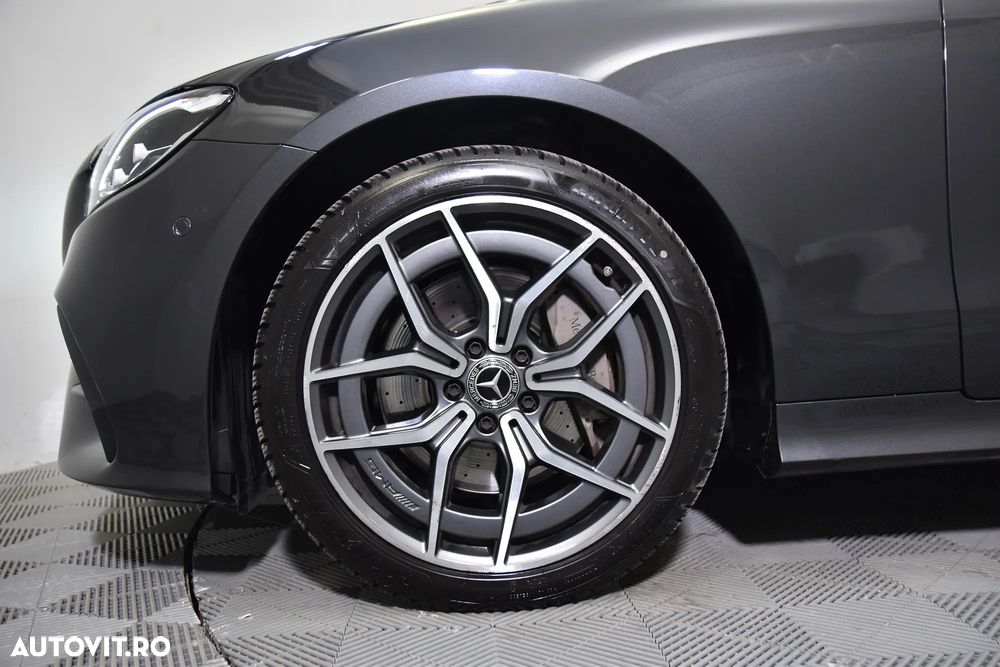 Mercedes-Benz E 220 d 4MATIC 9G-TRONIC AMG Line - 22