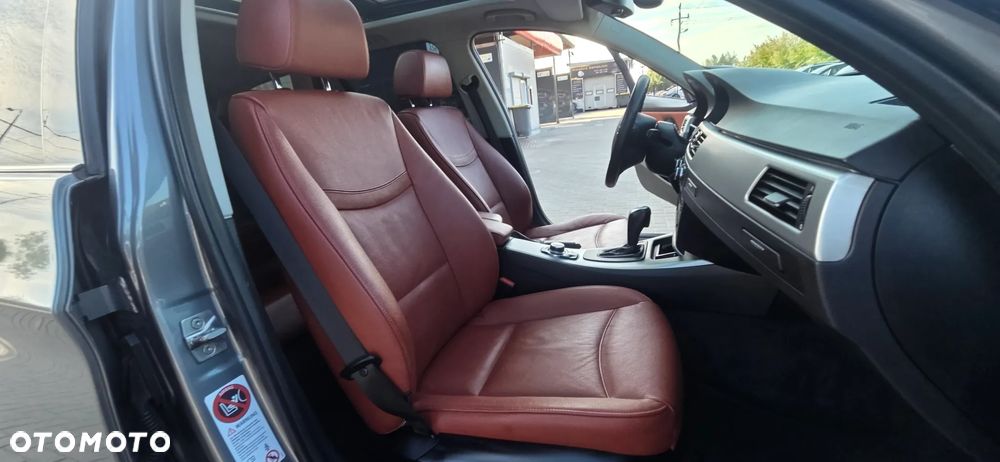 BMW Seria 3 - 36