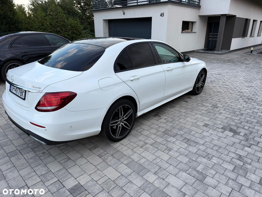 Mercedes-Benz Klasa E 220 d 4-Matic 9G-TRONIC - 3