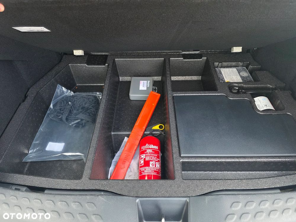 Toyota C-HR 2.0 Hybrid Executive - 13