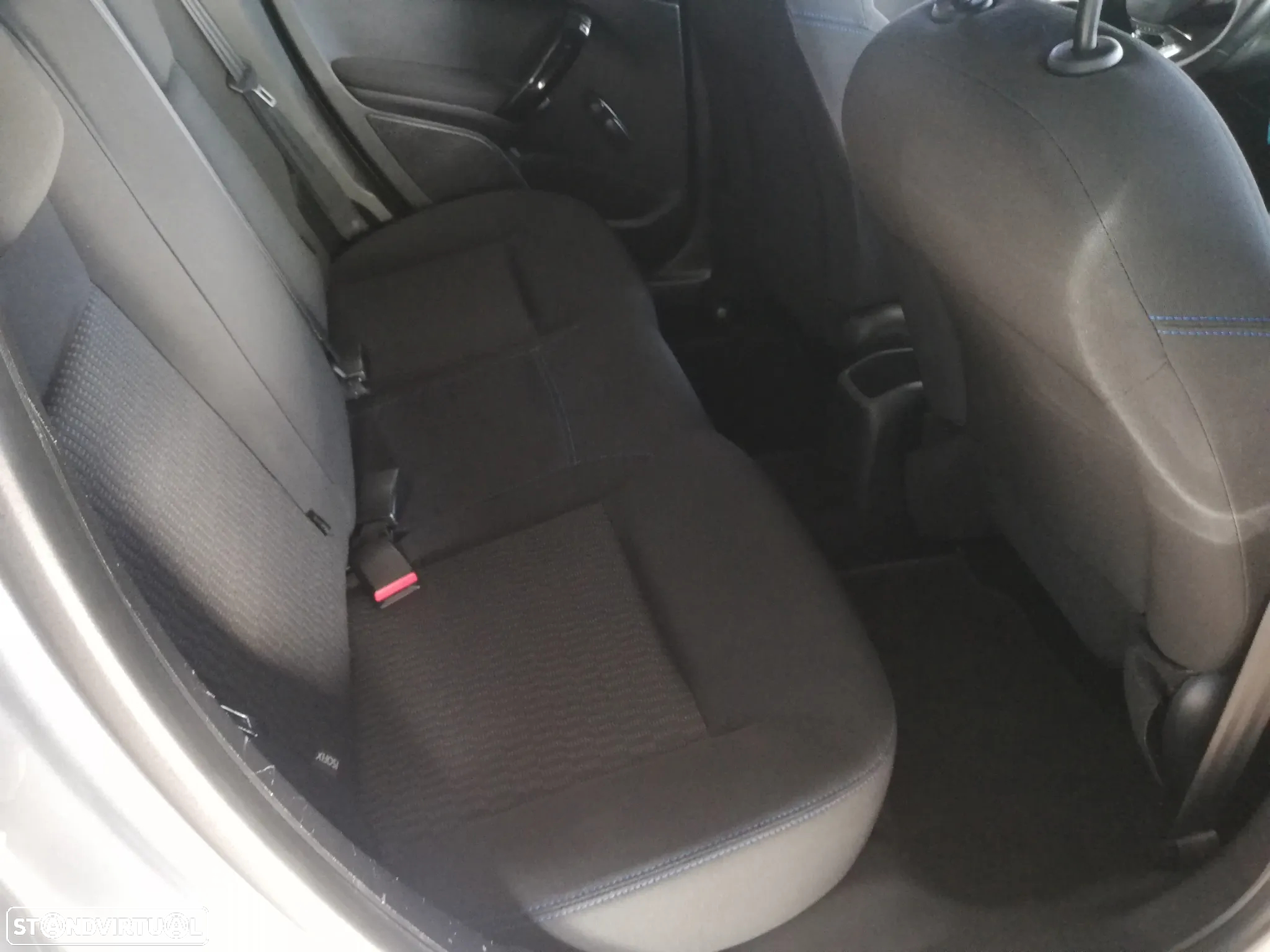 Peugeot 208 1.2 PureTech Signature - 8