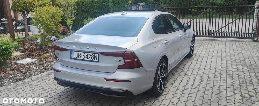 Volvo S60 B5 B AWD Plus Dark - 4
