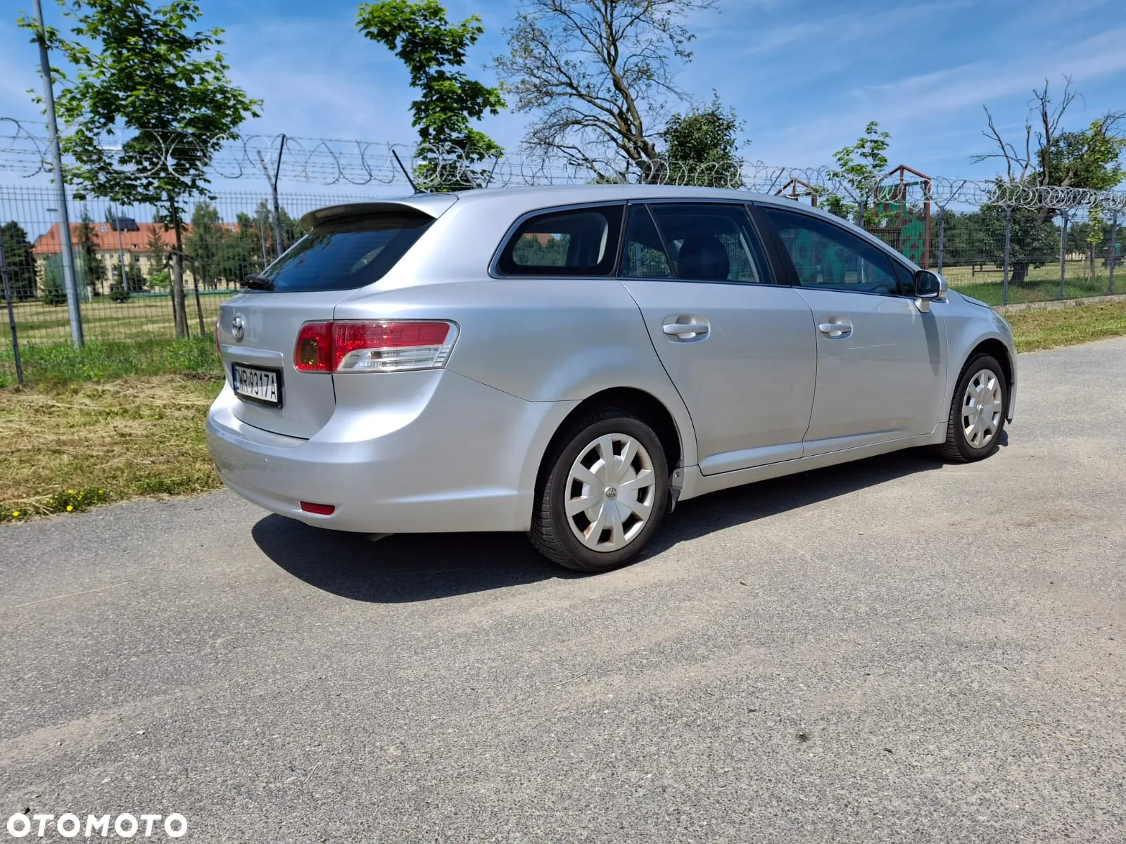 Toyota Avensis 2.0 D-4D Luna - 4