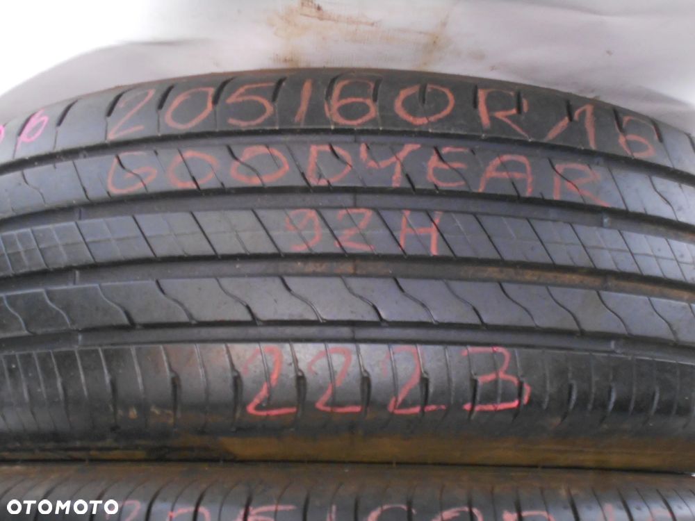 OPONY 205/60R16 GOODYEAR EFFICIENT GRIP PERFORMANCE 2 DOT 2223 / 1120 7.7MM - 2