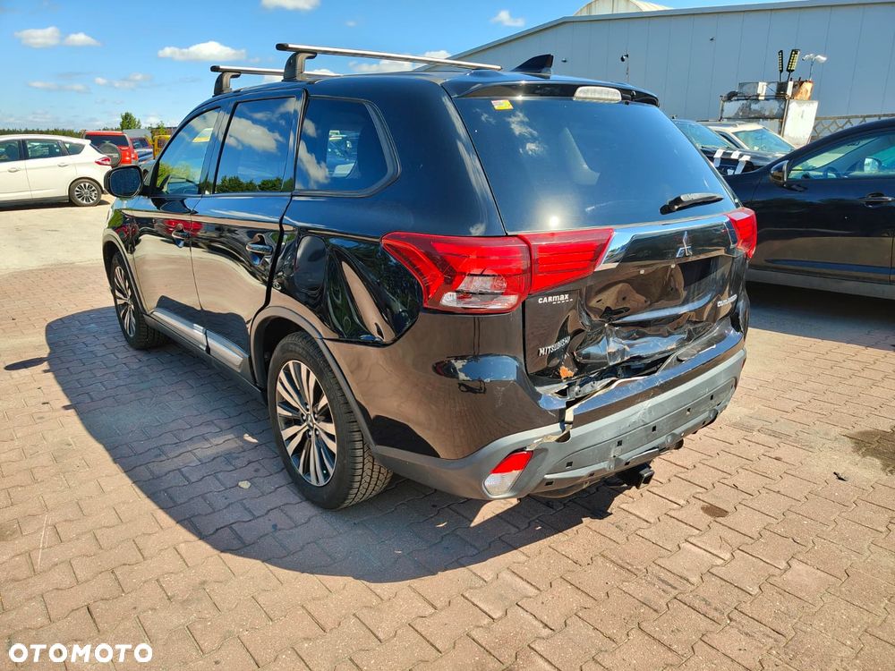 Mitsubishi Outlander - 8