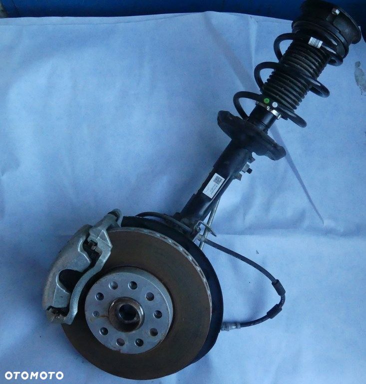 DW GOLF 7 MCPERSON PIASTA ZWROTNICA TARCZA ZACISK 5Q0413023 20 km. - 1