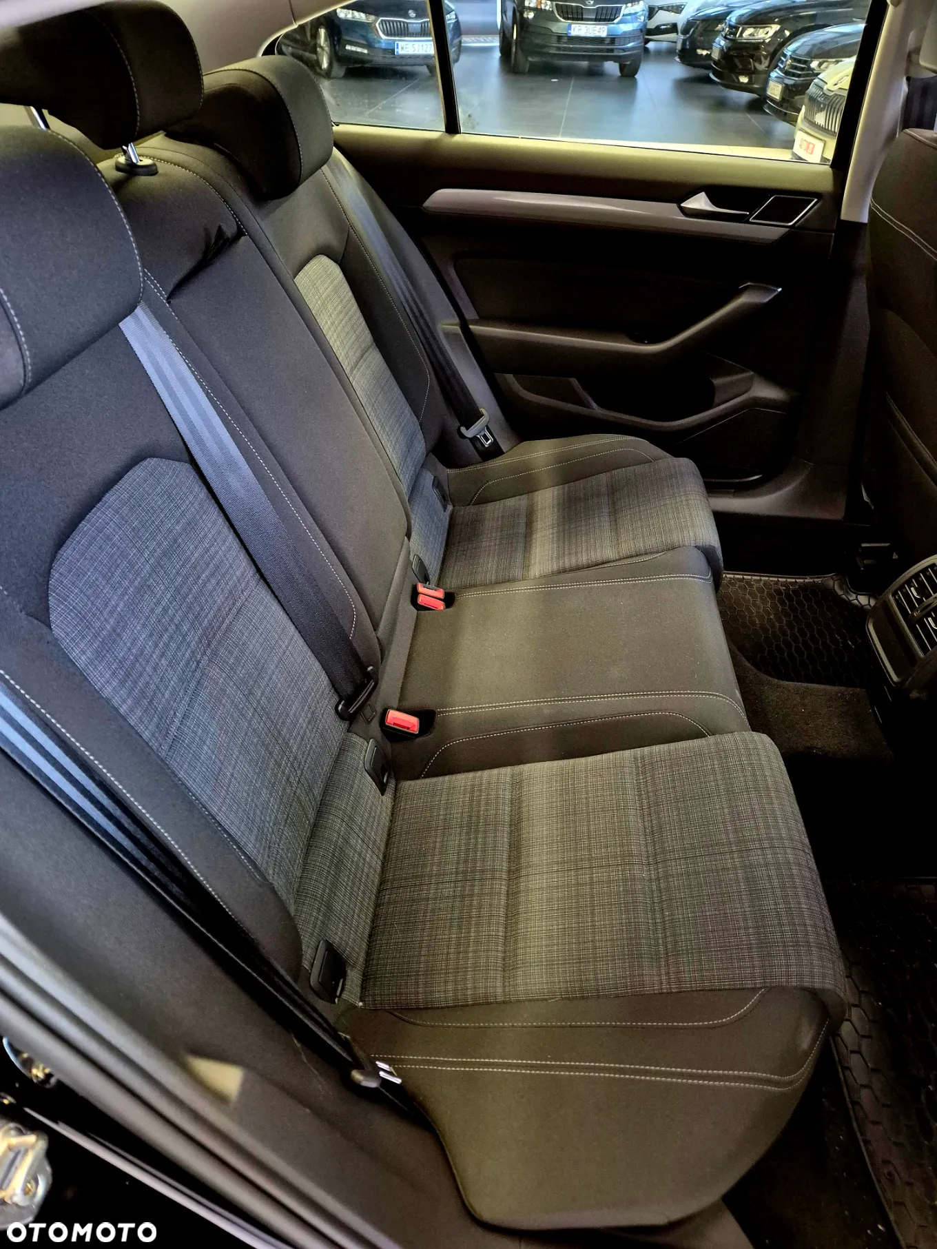 Volkswagen Passat 1.5 TSI EVO Business - 28