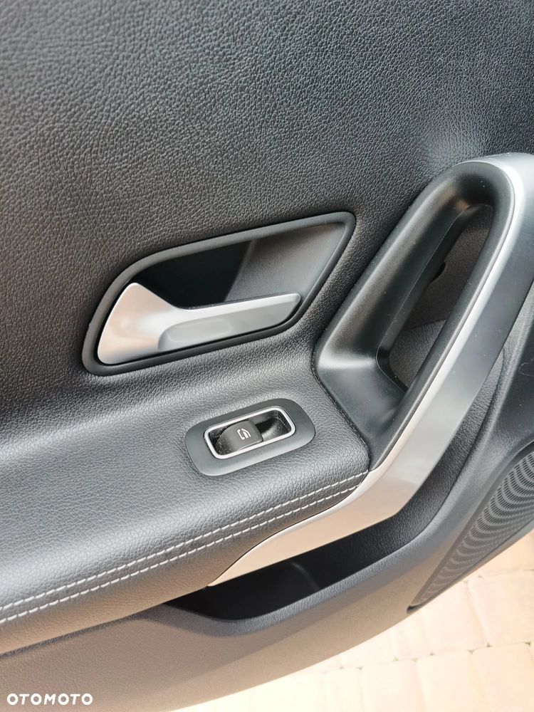 Mercedes-Benz CLA 200 d Edition 1 8G-DCT - 24