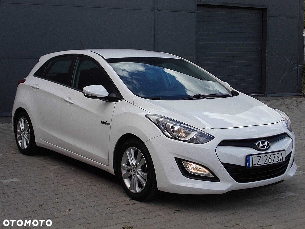 Hyundai i30 1.6 CRDi Fifa World Cup Edition - 25