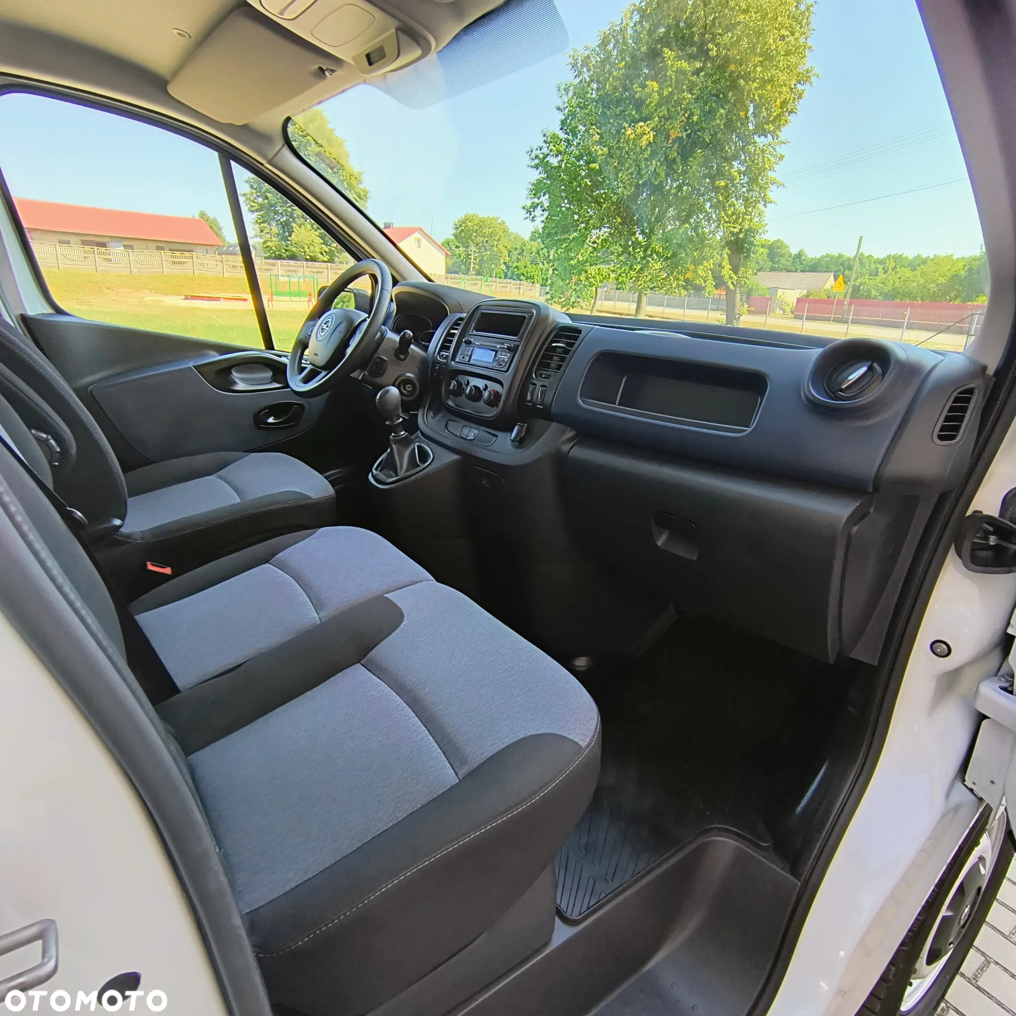 Opel Vivaro - 11