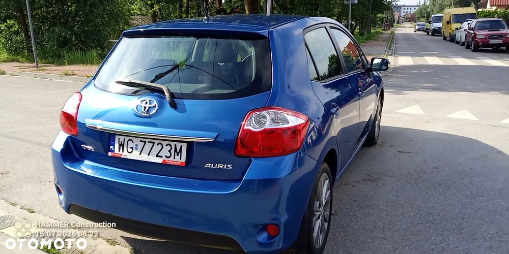 Toyota Auris 1.8 Premium - 22