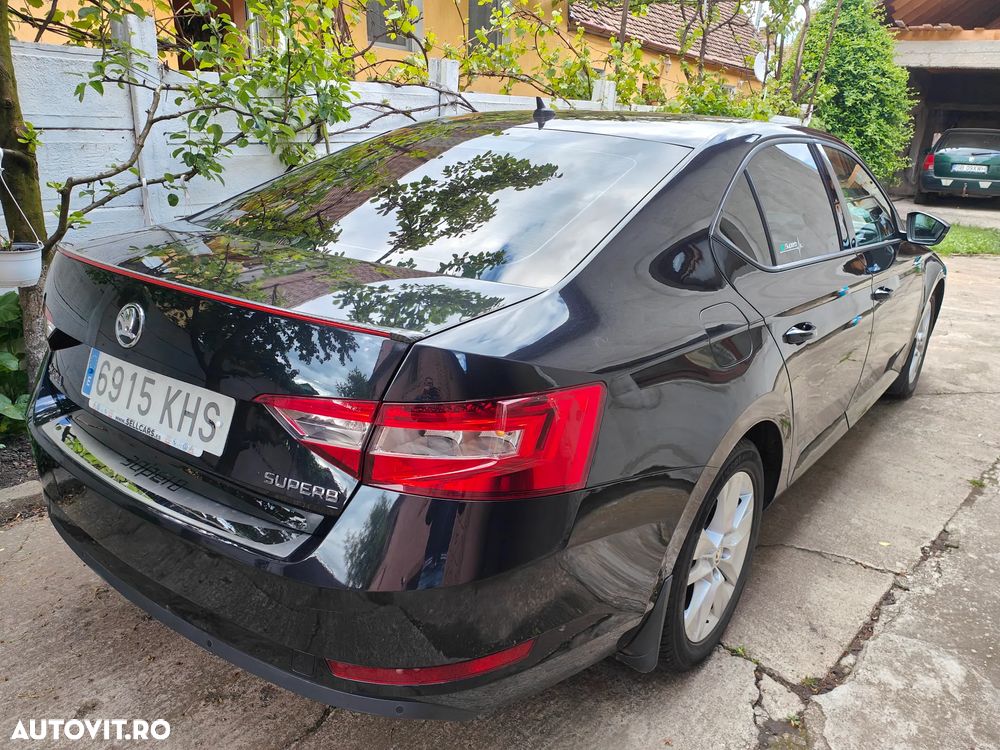 Skoda Superb 2.0 TDI DSG Active - 5