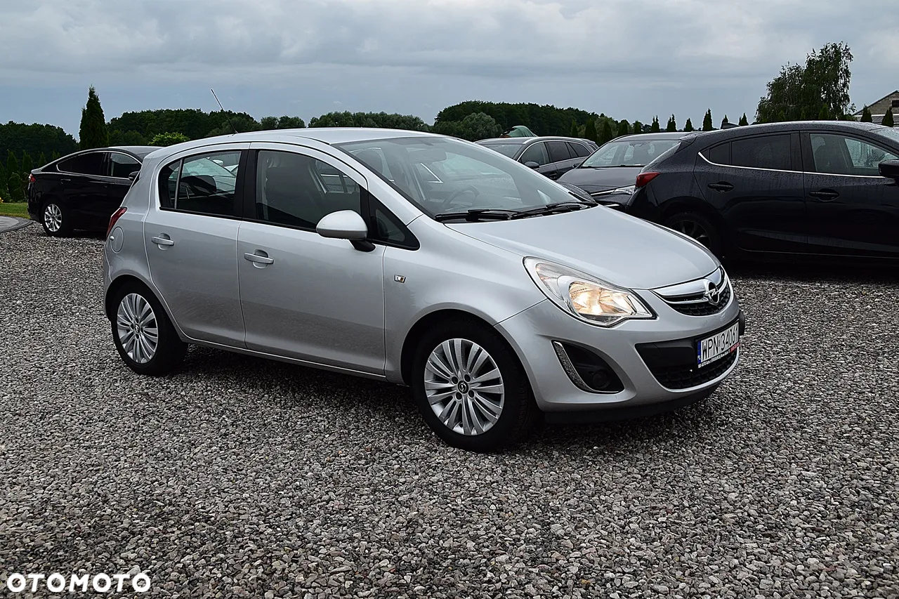 Opel Corsa 1.2 16V Cosmo - 24