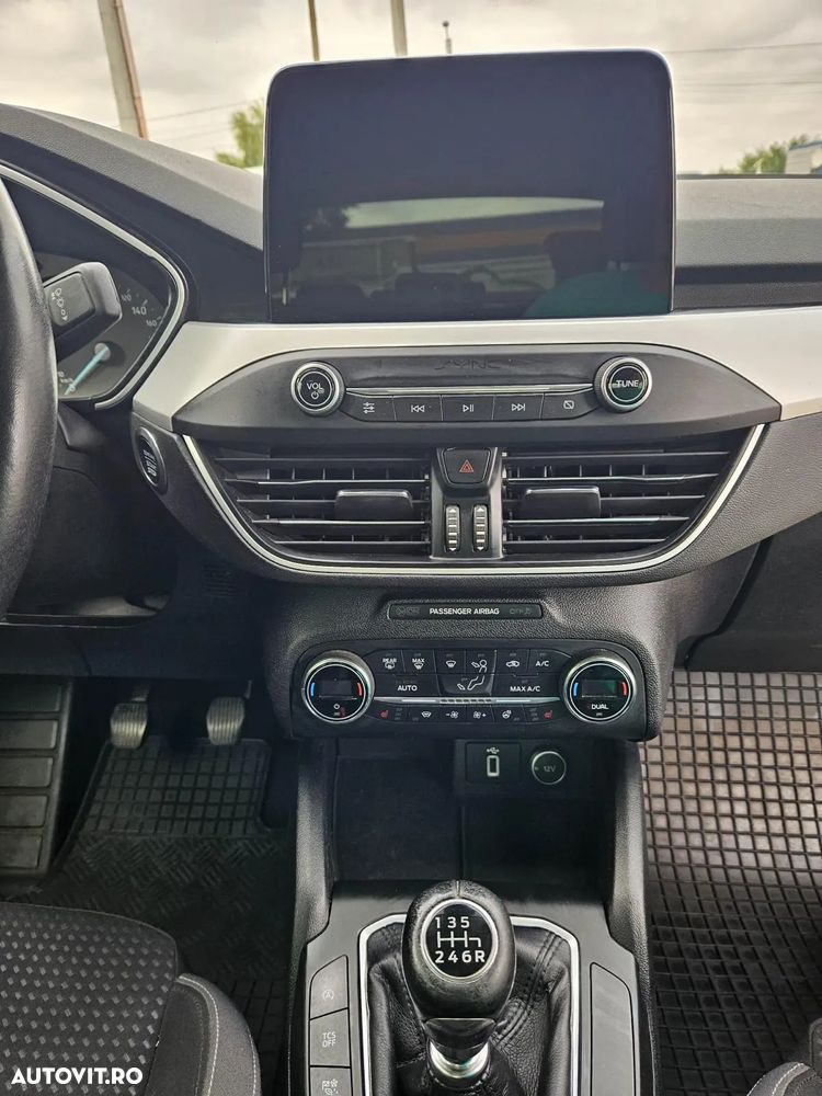 Ford Focus 1.0 EcoBoost Active - 5