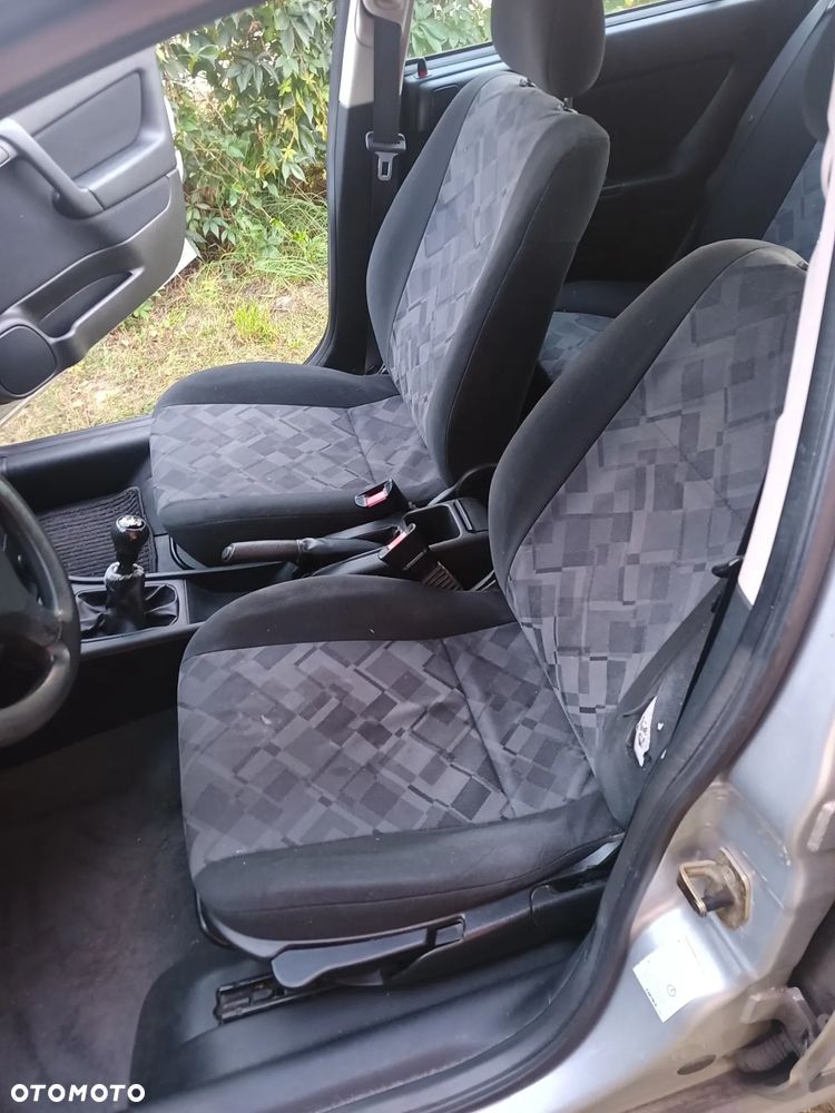 Opel Astra II 1.6 Comfort / Cool - 13